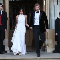 14款优雅纯白高领无袖长裙 王妃梅根同款婚宴礼服